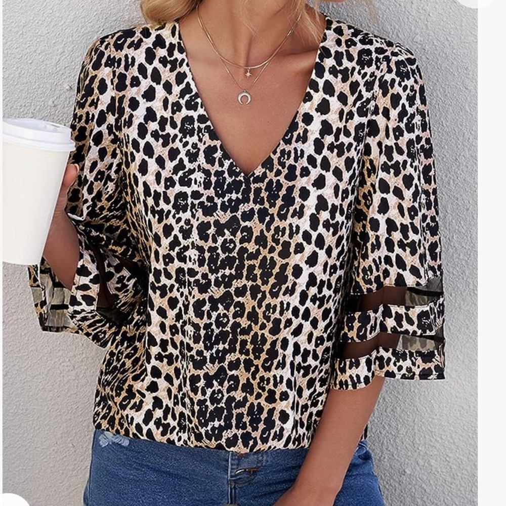 V-neck leopard print blouse